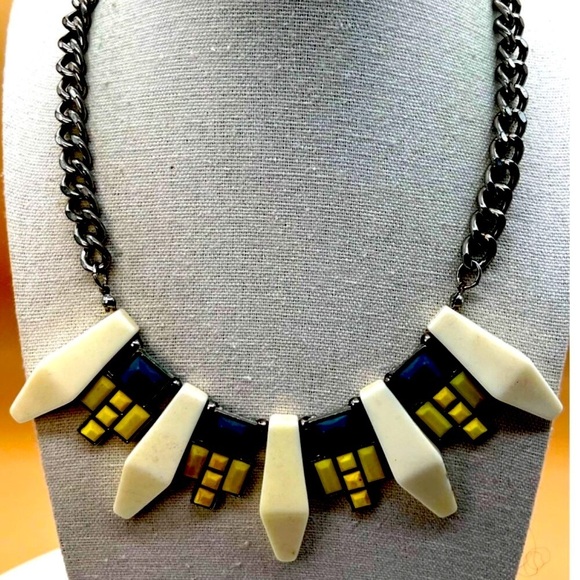Vintage Geometric Statement Necklace.  N5 - Picture 1 of 10